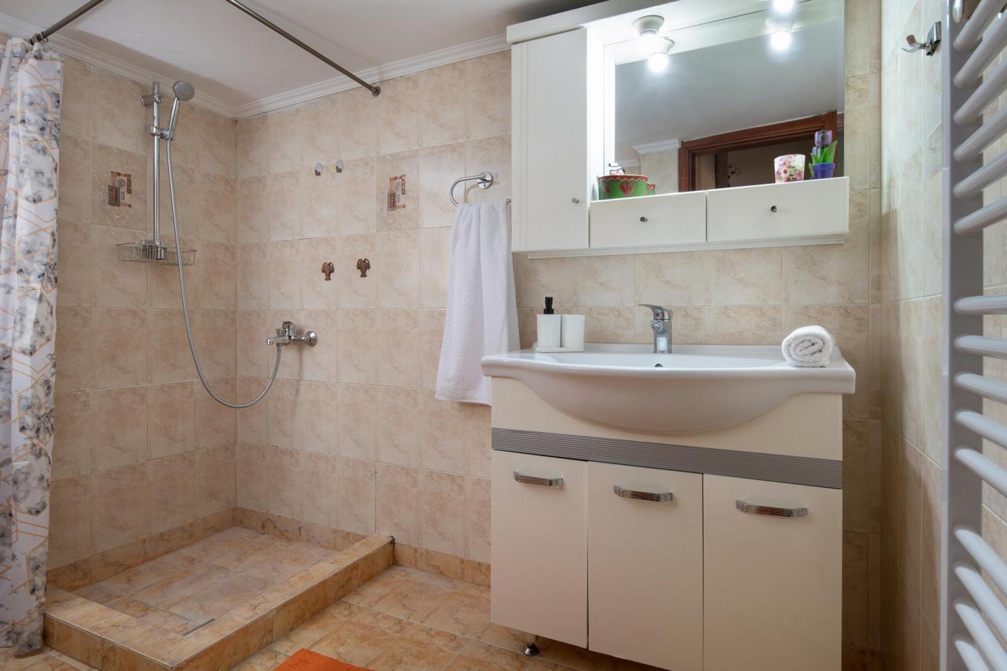 άνεση και ευκολία, σπίτι συκιές. Apartment Thessaloniki